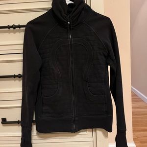 Lululemon Sweatshirt🖤